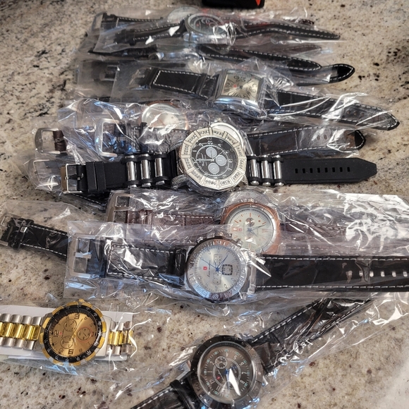 Luis Cardini | Leather Band Quartz Watch Black & Silver - Picture 13 of 16